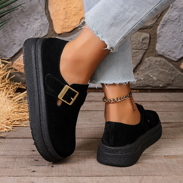 Vintage-style faux suede buckled casual shoes