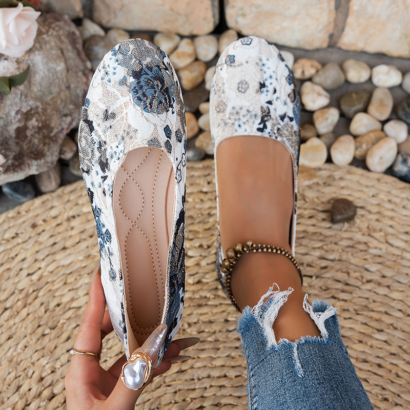 Women Floral Lace Round Toe Slip On Flat Shoes
