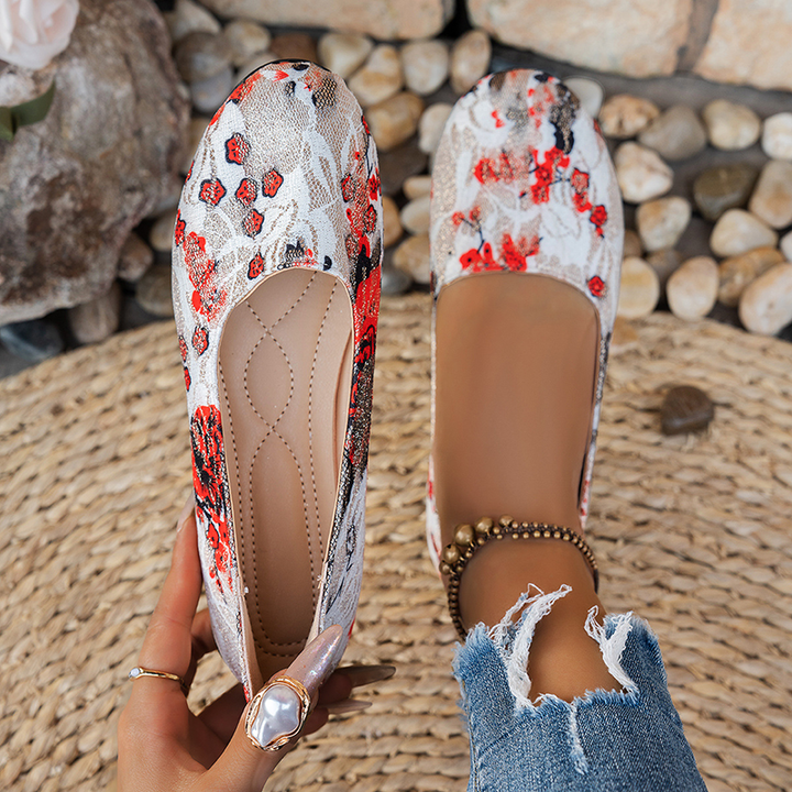 Women Floral Lace Round Toe Slip On Flat Shoes
