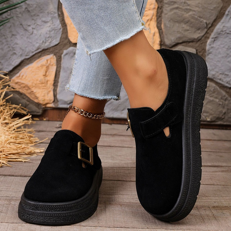 Vintage-style faux suede buckled casual shoes