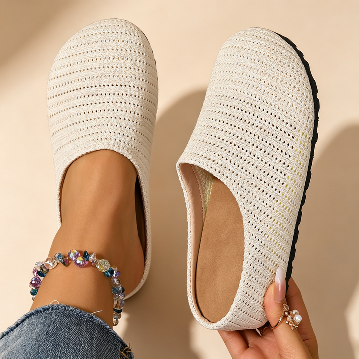 Round-toe lightweight and breathable mules