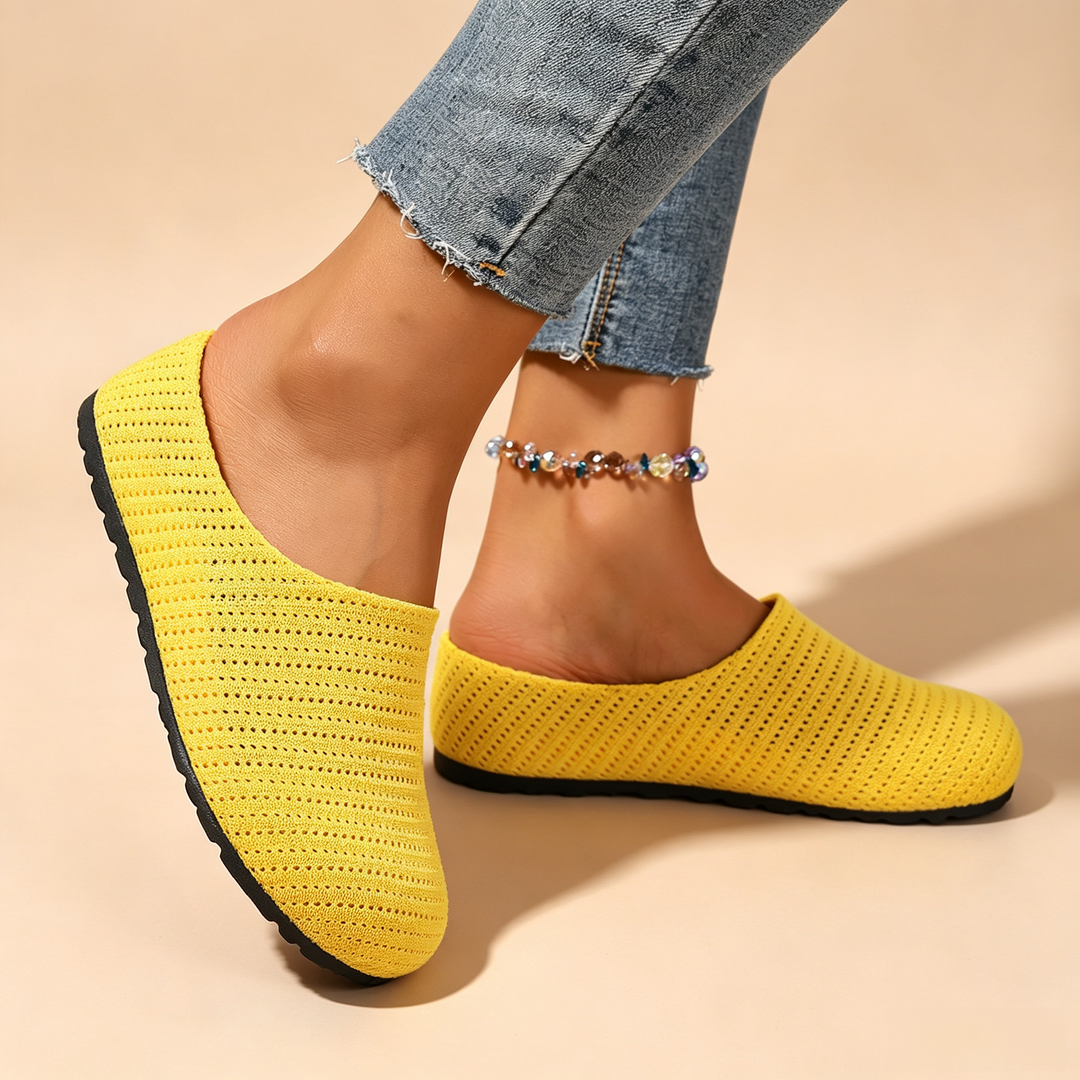 Round-toe lightweight and breathable mules