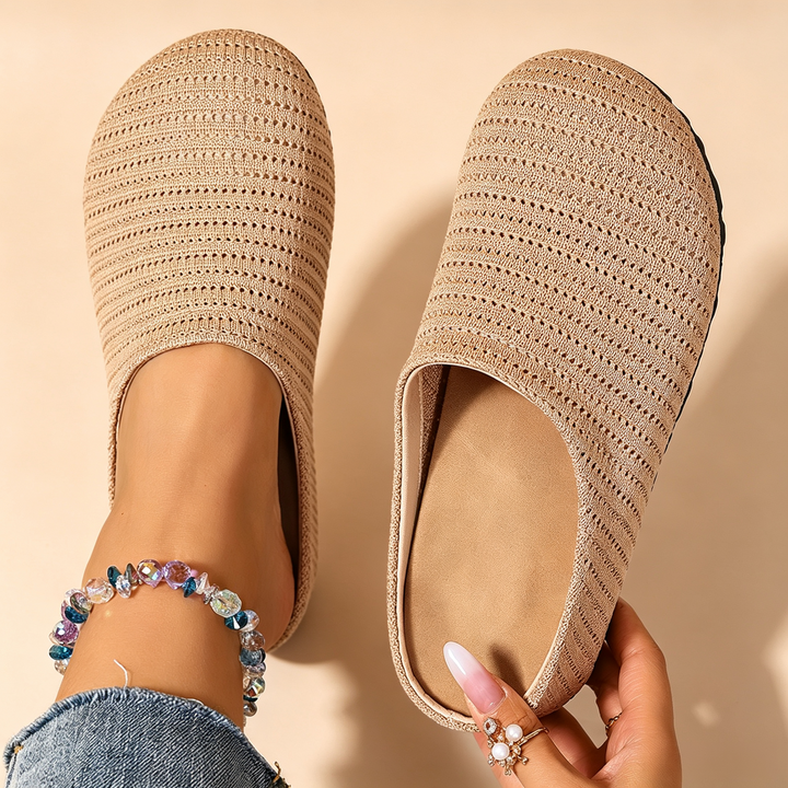Round-toe lightweight and breathable mules