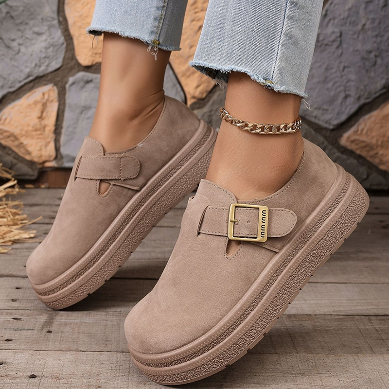 Vintage-style faux suede buckled casual shoes