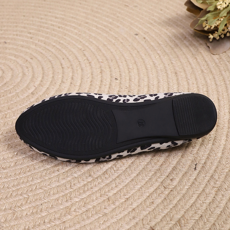 Leopard Print Pointed Toe Flat Loafers for Women