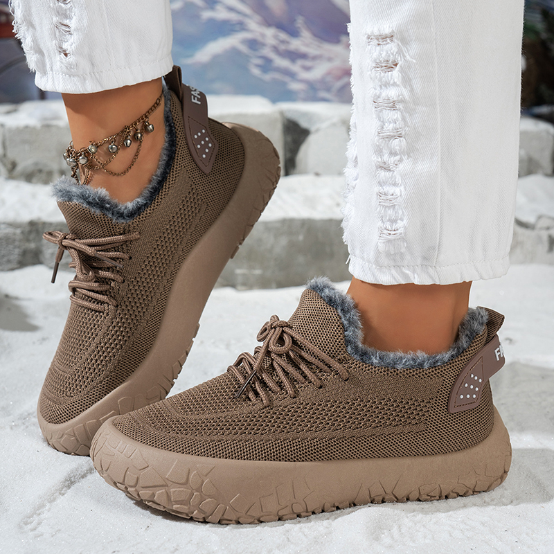 Comfortable fleece-lined knitted winter shoes