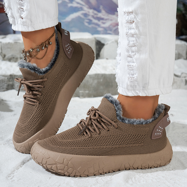 Comfortable fleece-lined knitted winter shoes