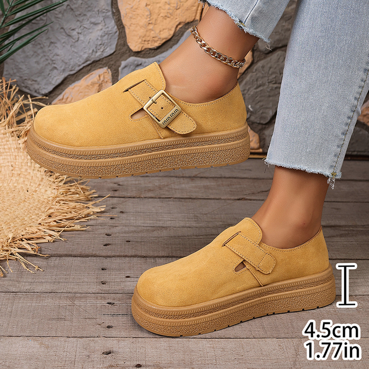 Vintage-style faux suede buckled casual shoes